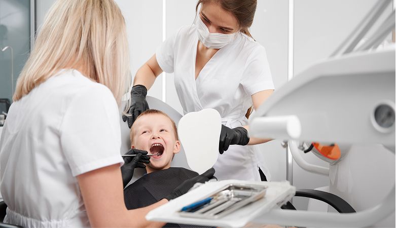 Детям: <br>Герметизация фиссур